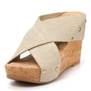 LAST CHANCE OFFERS WELCOME Lucky Brand Miller 2 Beige Wedges